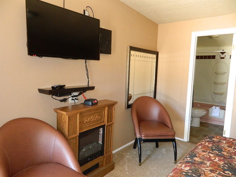 Eagle Crater Lake Inn Чемулт Экстерьер фото